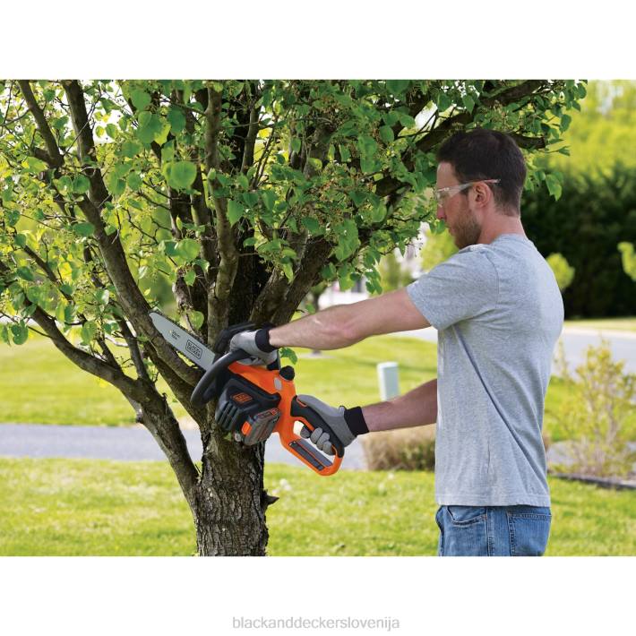 blackdecker_20v_max_komplet_akumulatorske_motorne_zage_10_palcna_8b2z388_na_prostem.jpg BLACK+DECKER 20v max komplet akumulatorske motorne žage 10-palčna 8B2Z388 na prostem - Image 1