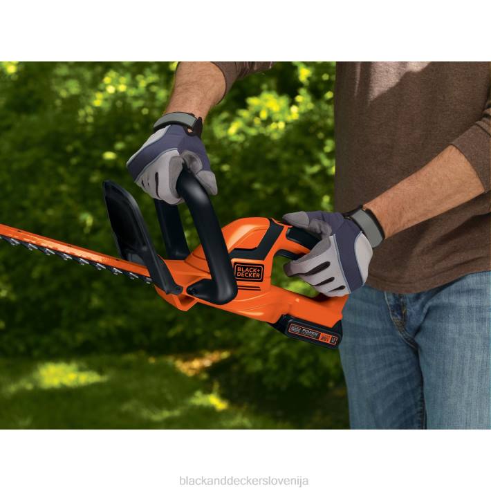 BLACK+DECKER 22-palčne akumulatorske škarje za živo mejo z največ 20 V 8B2Z505 na prostem - Image 6