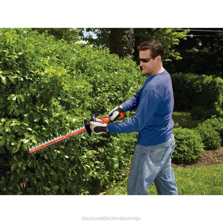 BLACK+DECKER 24-palčne akumulatorske škarje za živo mejo 40 V max 8B2Z510 na prostem - Image 1