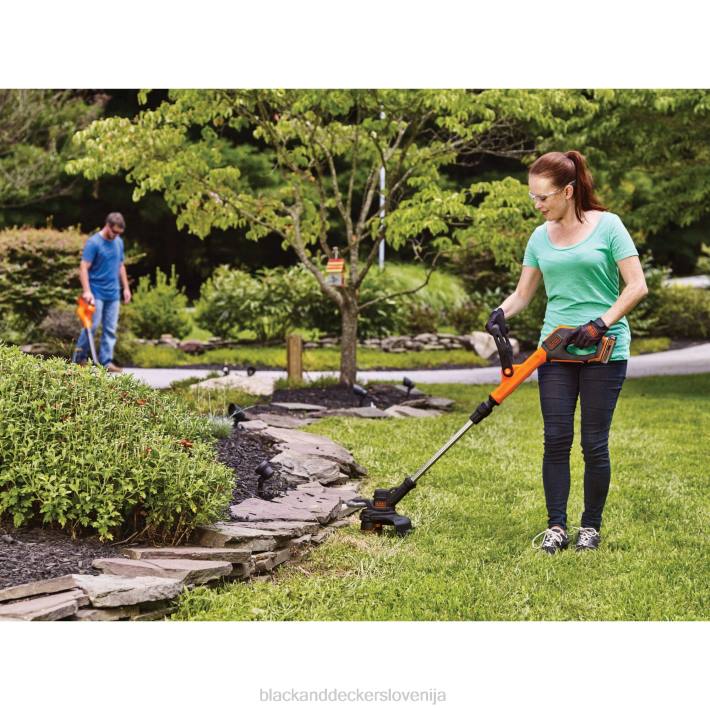 BLACK+DECKER 2-stopenjski 12-palčni brezžični prirezovalnik z vrvico največ 20 V 8B2Z484 na prostem - Image 1