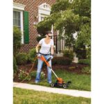 BLACK+DECKER 3-v-1 trimer/obrezovalnik robov in kosilnica za travo 6,5-amperska 12-palčna žična 8B2Z416 na prostem - Image 2
