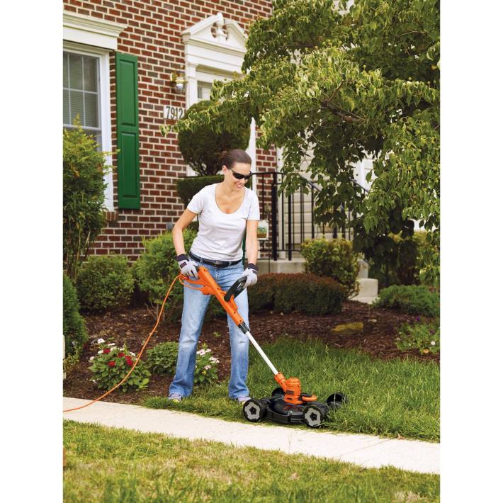 BLACK+DECKER 3-v-1 trimer/obrezovalnik robov in kosilnica za travo 6,5-amperska 12-palčna žična 8B2Z416 na prostem - Image 2