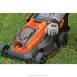 BLACK+DECKER 40v max akumulatorska kosilnica z baterijo in polnilcem priložena 8B2Z419 na prostem - Image 5