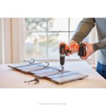 BLACK+DECKER Akumulatorski vrtalni vijačnik 20 V max z 28-delnim kompletom za domači projekt 8B2Z546 orodja