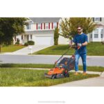 BLACK+DECKER električna kosilnica 12-amp 17-palčna 8B2Z420 na prostem