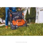 BLACK+DECKER električna kosilnica 12-amp 17-palčna 8B2Z420 na prostem - Image 3
