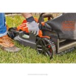 BLACK+DECKER električna kosilnica 12-amp 17-palčna 8B2Z420 na prostem - Image 4