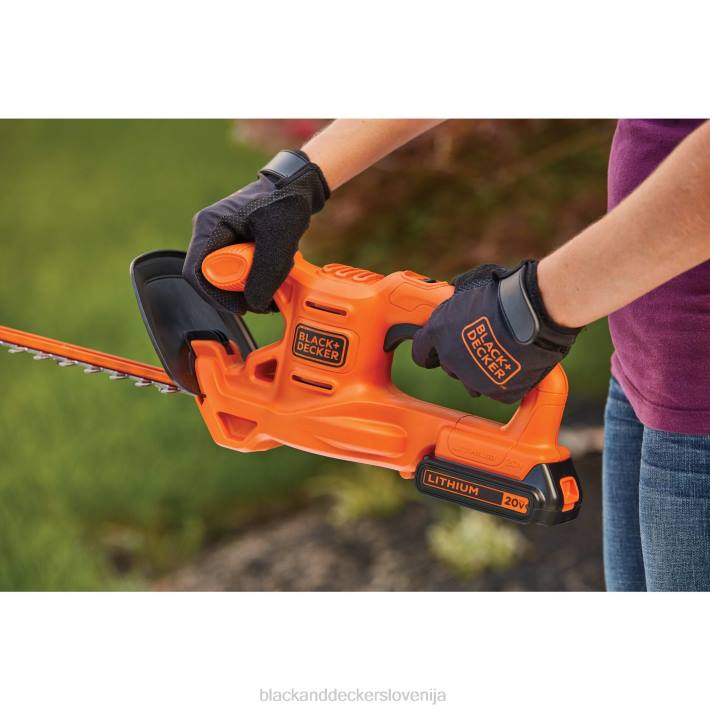 BLACK+DECKER Priložena baterija in polnilec za akumulatorske škarje za živo mejo največ 20 V 8B2Z502 na prostem - Image 7