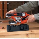 BLACK+DECKER tračni brusilnik z vrečko za prah 7-amp 3-palčni x 21-palčni 8B2Z645 orodja - Image 5