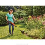 BLACK+DECKER 12-palčni obrezovalnik z vrvico maks. 20 V 8B2Z478 na prostem - Image 5