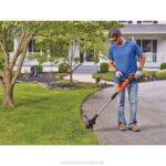 BLACK+DECKER 2-stopenjski 12-palčni brezžični prirezovalnik z vrvico največ 20 V 8B2Z484 na prostem - Image 2